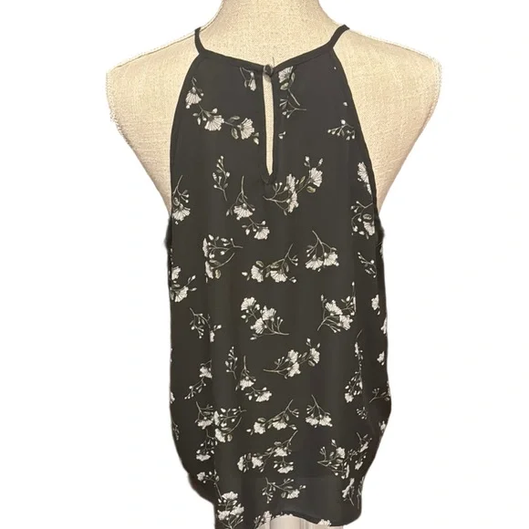 Papermoon Black and White Floral Strappy Keyhole Blouse - Picture 3 of 3